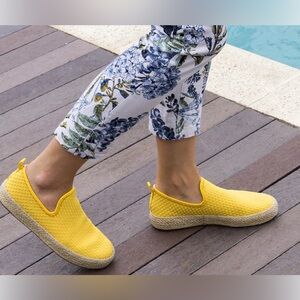 Slip-On espadrilles like new Yellow woven so cute!!!